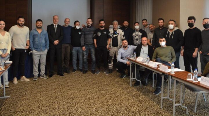 idealkoc-iletisim-takimdaslik-ekip-calismasi-gelisim-egitim-egis